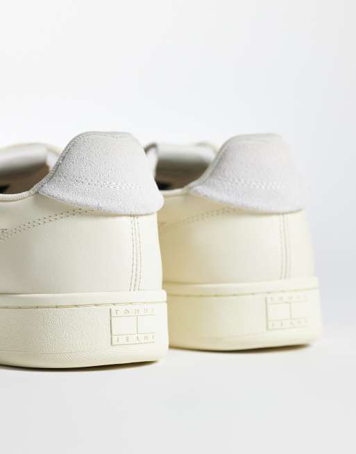 Tommy Jeans archive 98 trainers in off white, 5 of 5