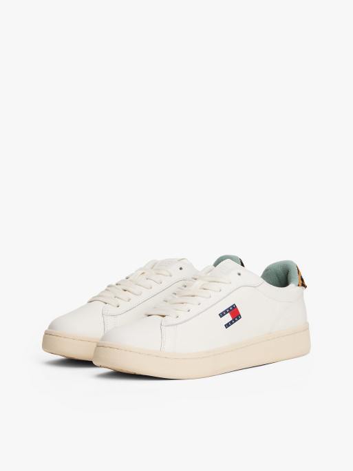 Tommy Jeans – Archive Court – Sneaker in Weiß mit Leopardenmuster an der Ferse