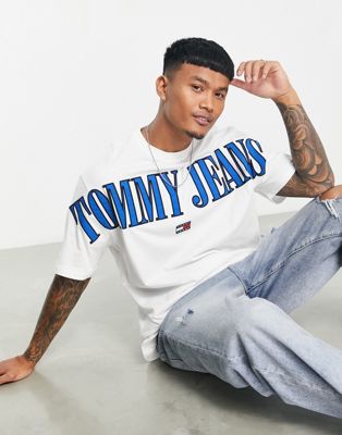 Tommy Jeans archive logo skater fit T-shirt in white | ASOS