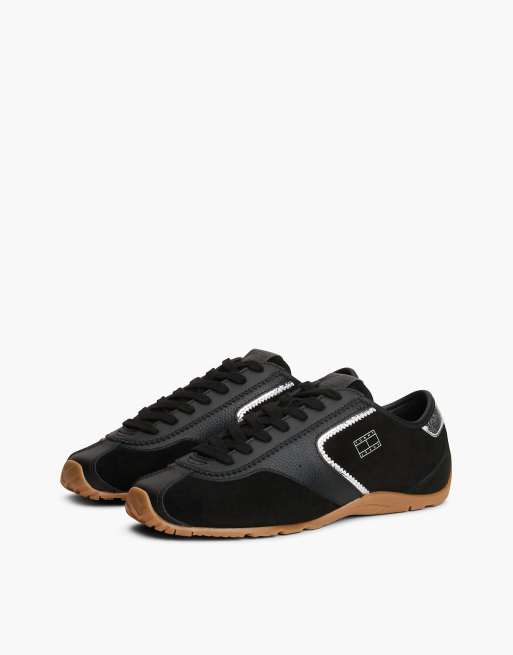 Tommy Jeans Archive Runner-Sneaker aus Wildleder mit gemischter Textur in Schwarz, 2 von 7