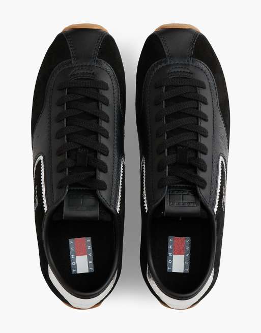 Tommy Jeans Archive Runner-Sneaker aus Wildleder mit gemischter Textur in Schwarz, 3 von 7