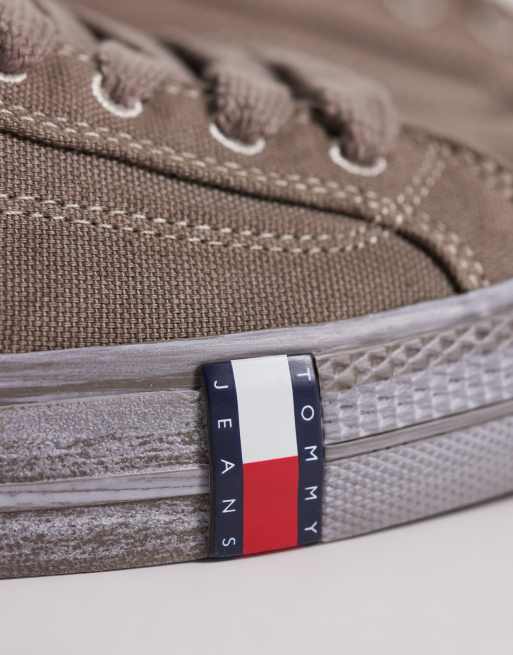 Tommy Jeans – Archive Vulc Y2K – Sneaker in Hellbraun mit Logo, 4 von 5