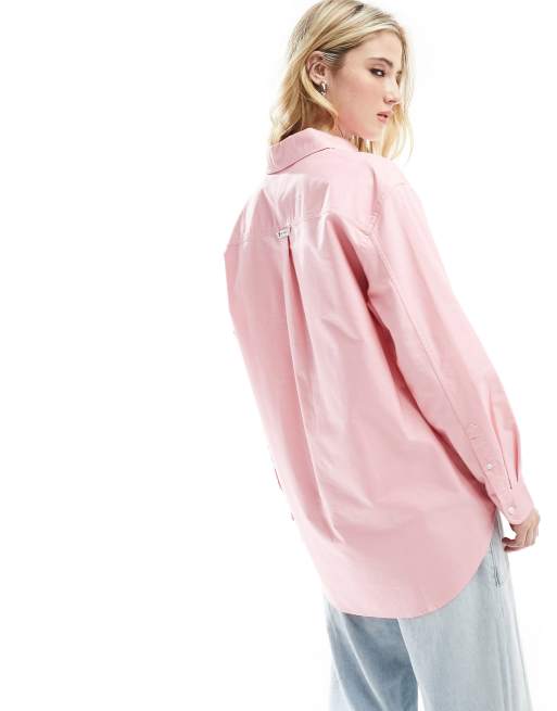 Tommy Jeans badge boyfriend shirt in pink, 2 of 4