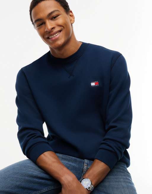Tommy Jeans Badge fleece crew neck sweatshirt in dark blue, 3 of 7