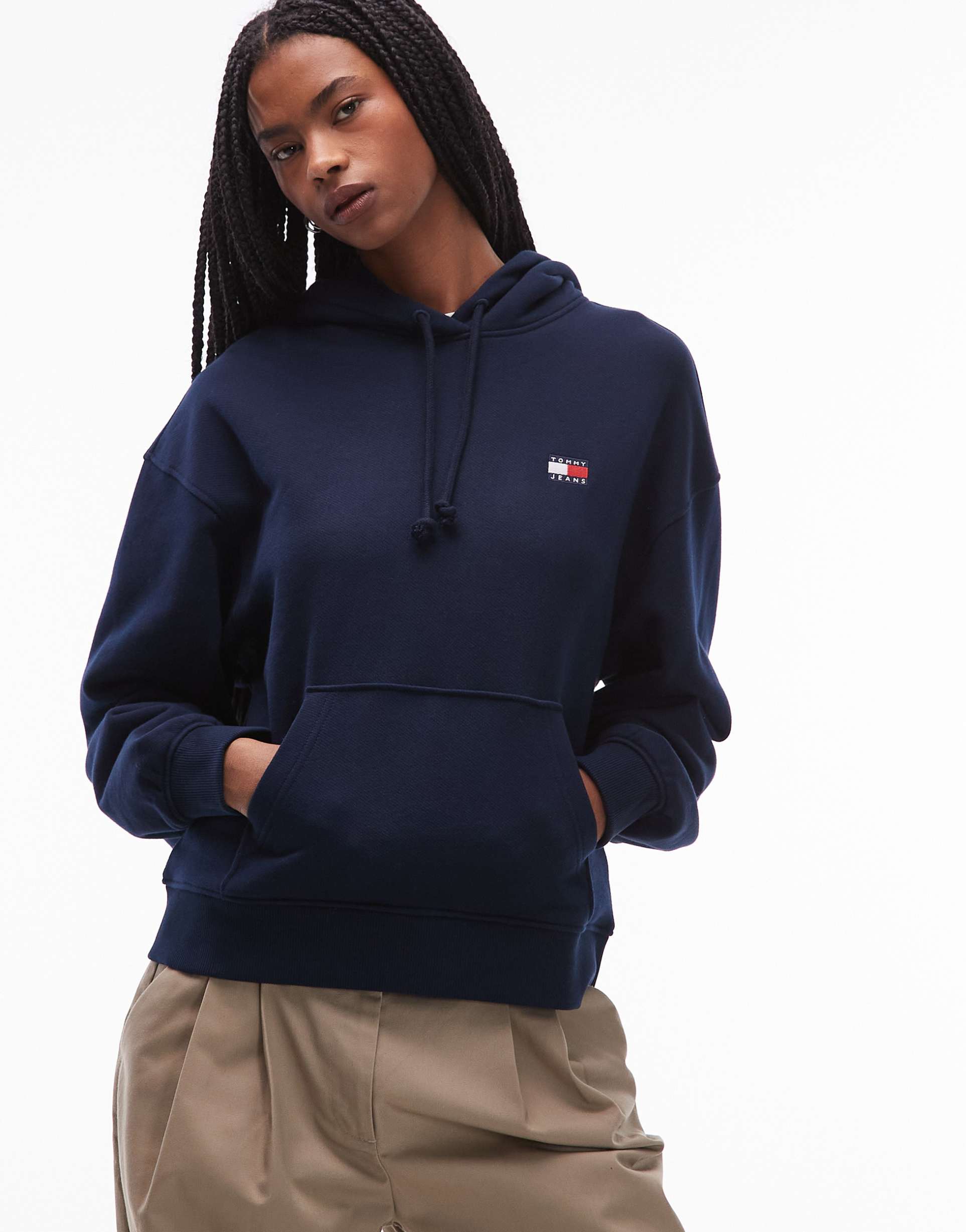 tommy jeans badge logo boxy hoodie in navy