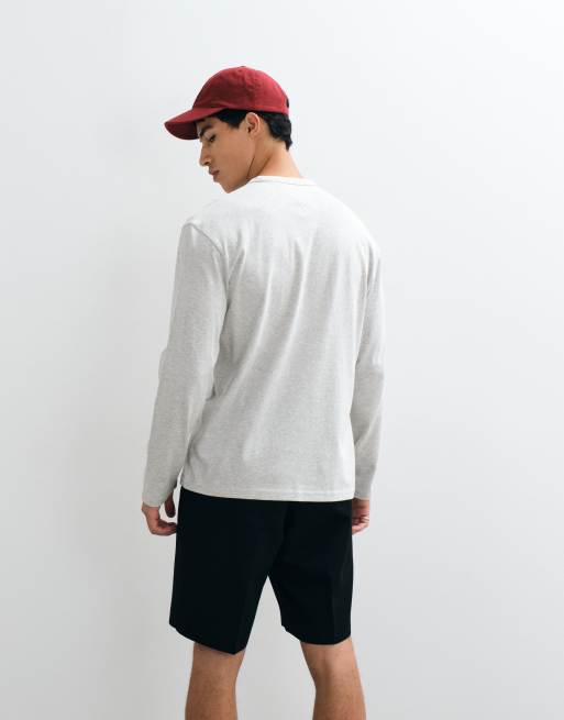 Tommy Jeans badge logo long sleeve t-shirt in light grey, 5 of 5