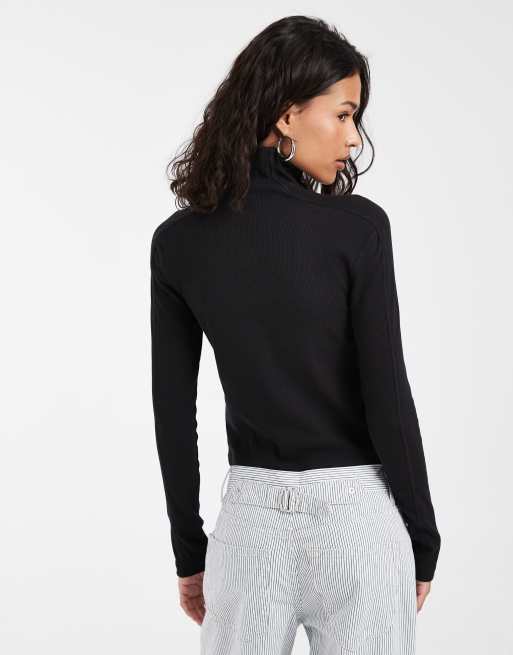 Tommy Jeans badge logo mock neck long sleeve t-shirt in black, 4 of 4