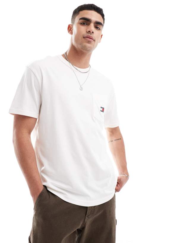 Tommy Jeans - badge logo pocket t-shirt in white