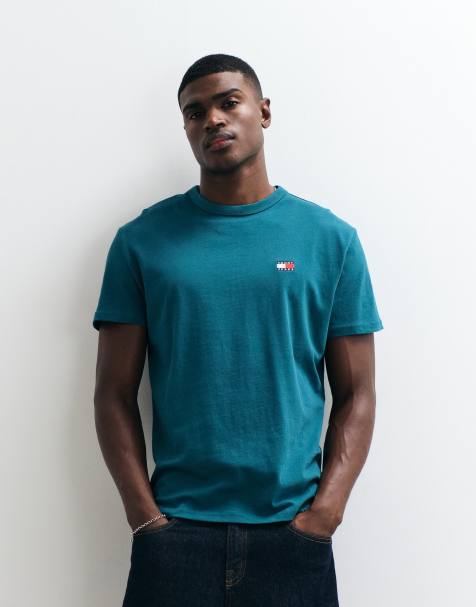 Tommy Jeans badge logo T-shirt in green - view 1