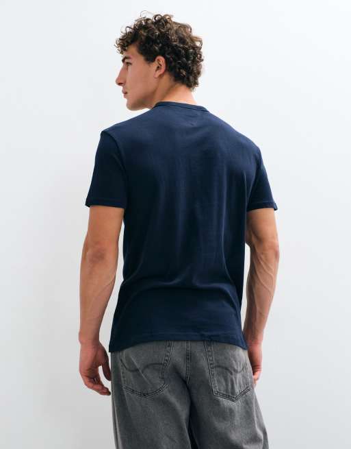 Tommy Jeans Badge-Logo T-Shirt in Regular Fit in Marineblau, 5 von 5