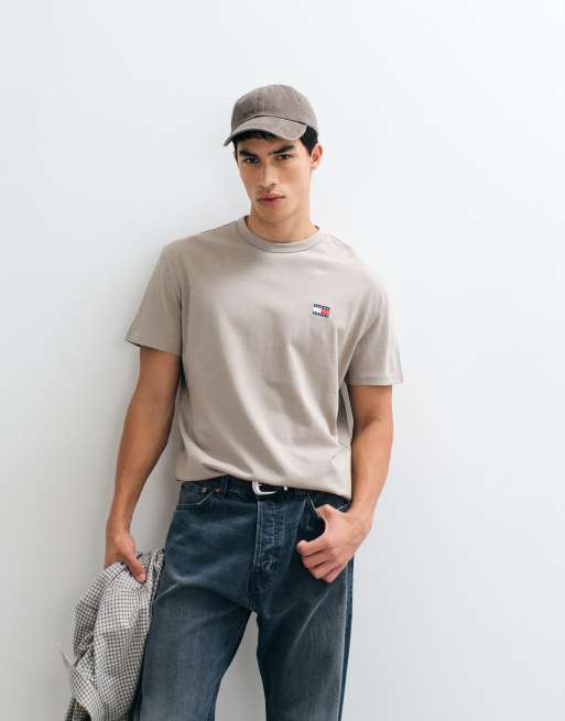 Tommy Jeans badge logo t-shirt in stone, 4 of 5