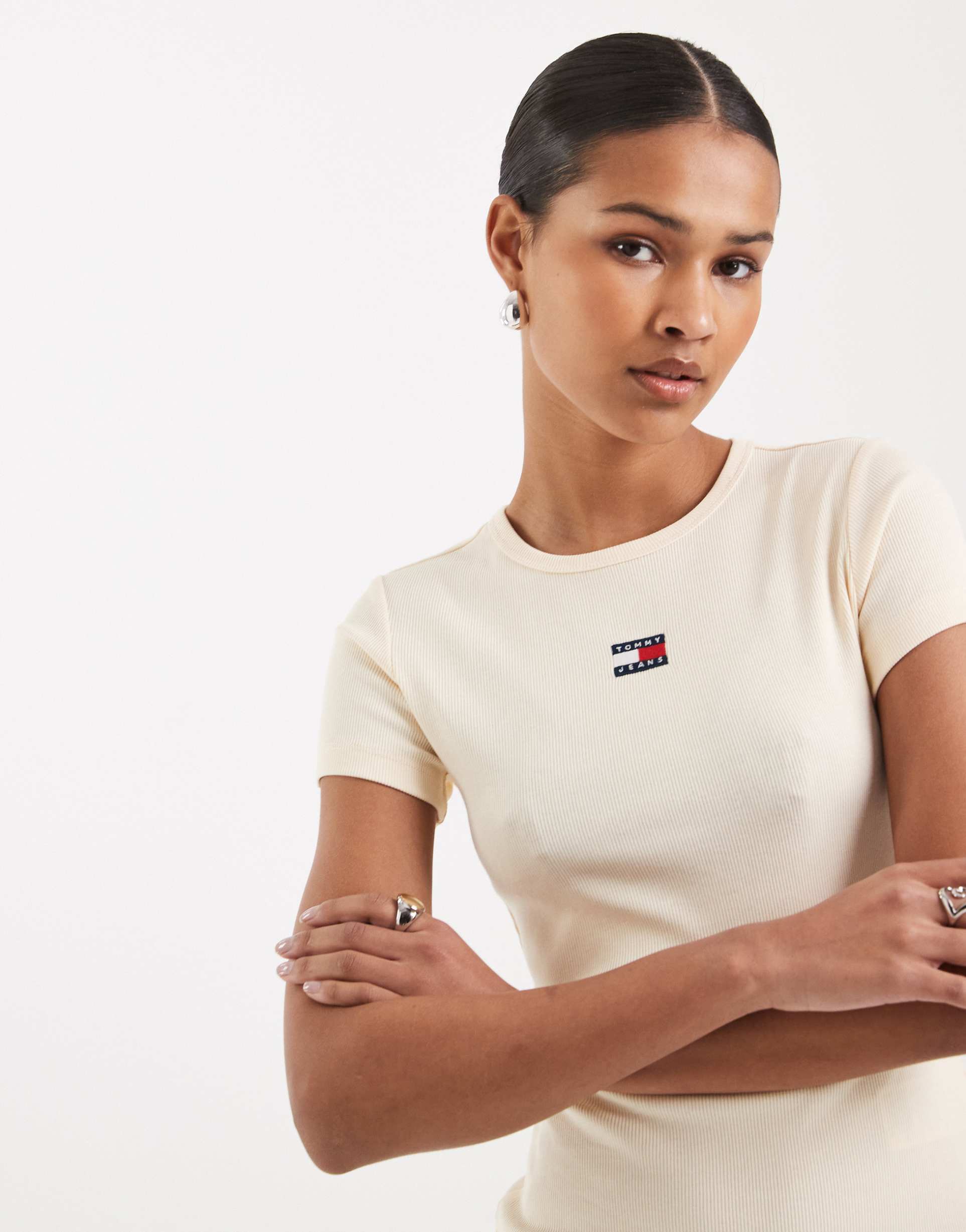 tommy jeans badge ribbed slim fit t-shirt in beige