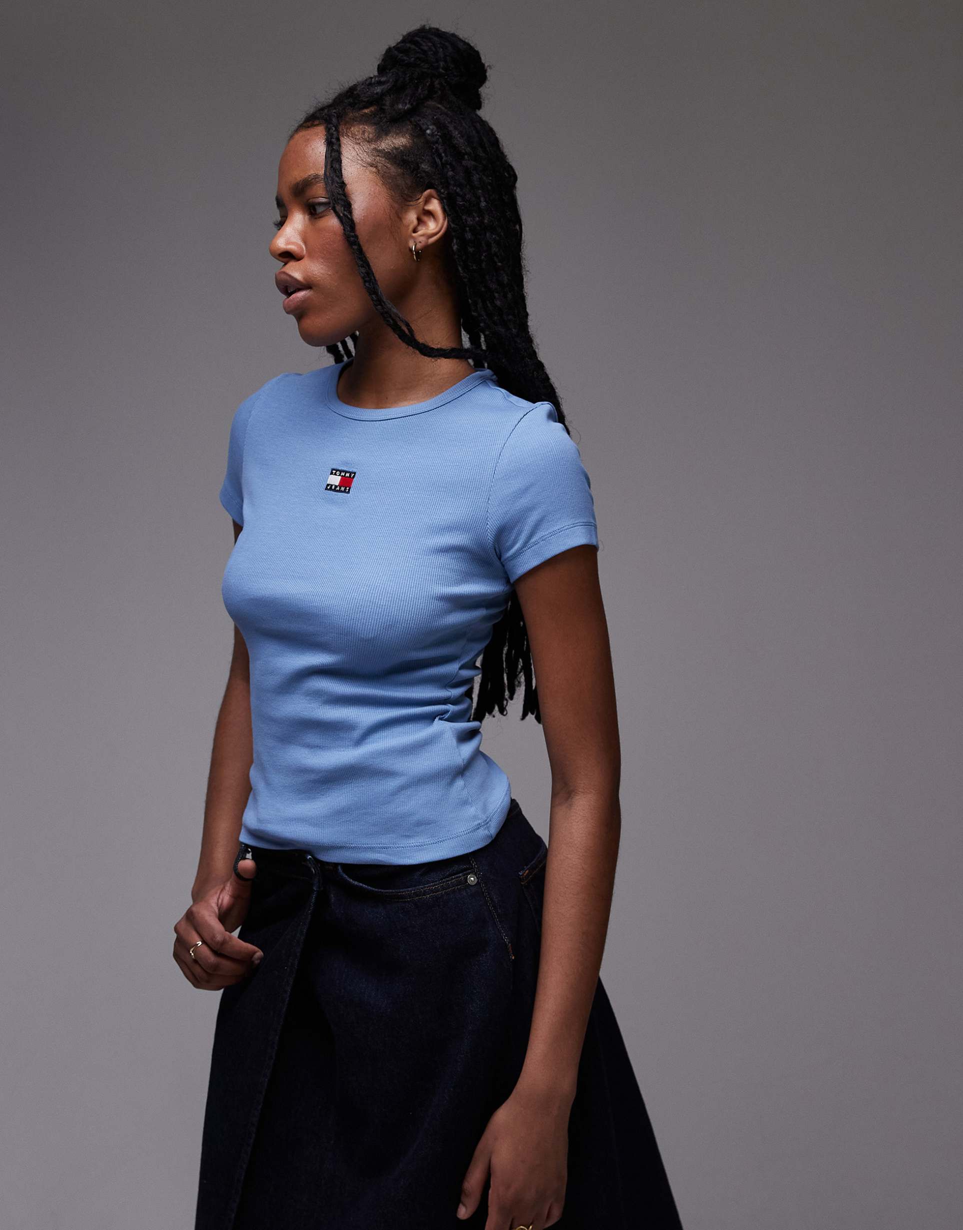 tommy jeans badge ribbed t-shirt in blue