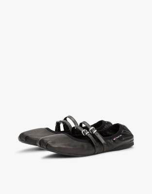 Tommy Jeans - Ballerinas aus Leder in Schwarz mit Schnallenriemen