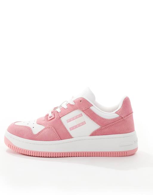 Tommy Jeans – Basket – Retro-Sneaker aus Wildleder in verwaschenem Rosa, 2 von 5