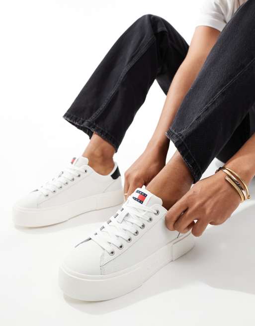 Tommy Jeans - Baskets épurées à semelle plateforme - Blanc et noir