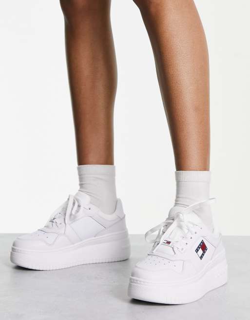 Tommy Jeans Baskets r tro style basketball semelle plateforme Blanc