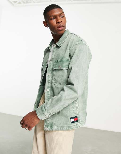 Tommy Jeans – Baumwoll-Jeansjacke in stark verwaschenem Khaki mit Flaggenlogo - KHAKI
