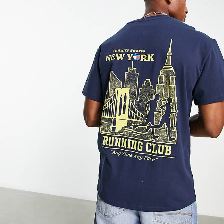 Tommy Jeans – Baumwoll-T-Shirt in Marineblau mit „Running Club“-Rückenprint  - NAVY | ASOS