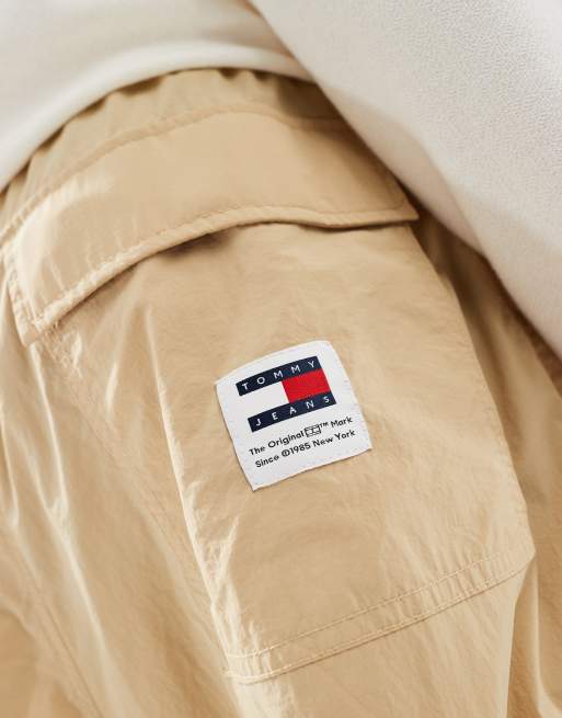 Tommy Jeans - Beige faldskærmsbukser i nylon, 2 af 5