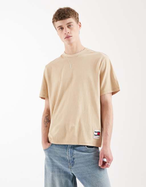 Tommy Jeans - Beige T-shirt i 90'er-stil med bølgende flaglogo, 3 af 5