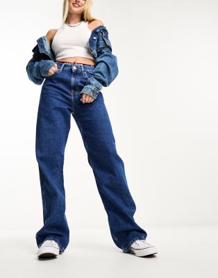 Tommy Jeans - Betsy - Jeans in mittelblauer Waschung mit geradem Bein und mittelhohem Bund