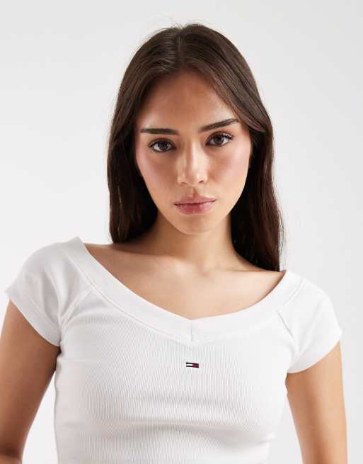 Tommy Jeans – Biały prążkowany top z odsłoniętymi ramionami, 3 z 4