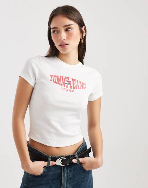 Tommy Jeans – Biały T-shirt o dopasowanym kroju z logo Wavy Flag - view 1