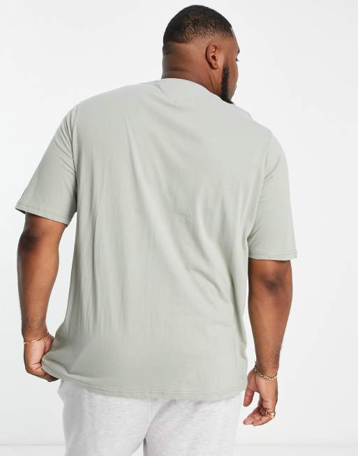 Tommy Jeans Big & Tall central logo t-shirt in khaki, 3 of 4