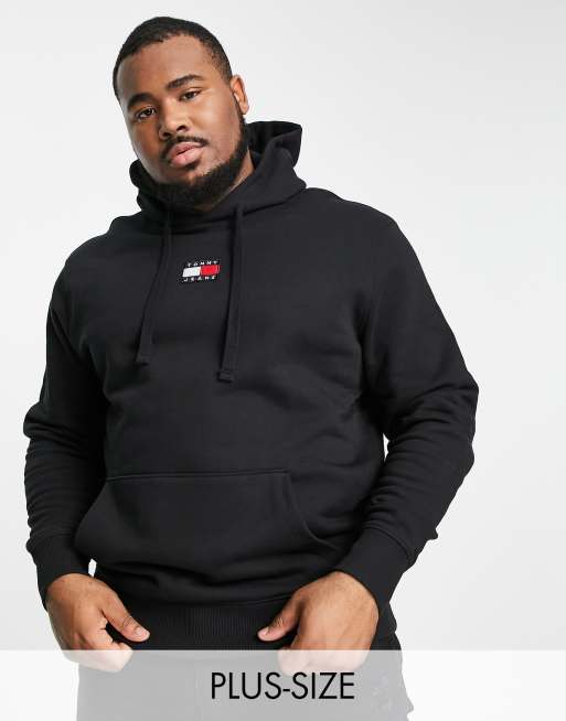 Tommy Jeans Big & Tall – Kapuzenpullover in Schwarz mit lockerem Schnitt und mittigem Flaggenlogo