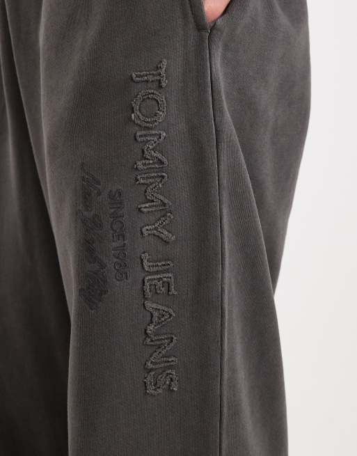 Tommy Jeans – Bleksvarta, avslappnade mjukisbyxor med logga, 4 av 5