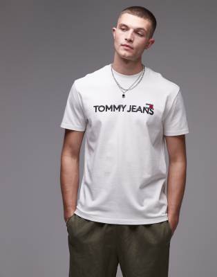 blurred logo t-shirt in white