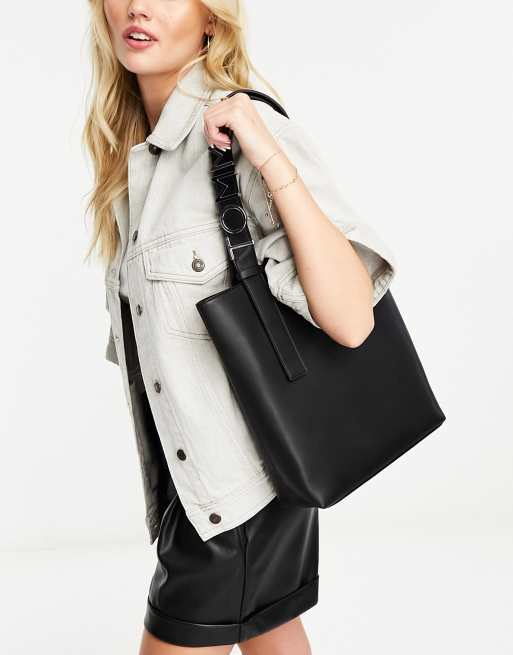 Tommy Jeans bold tote bag in black | ASOS