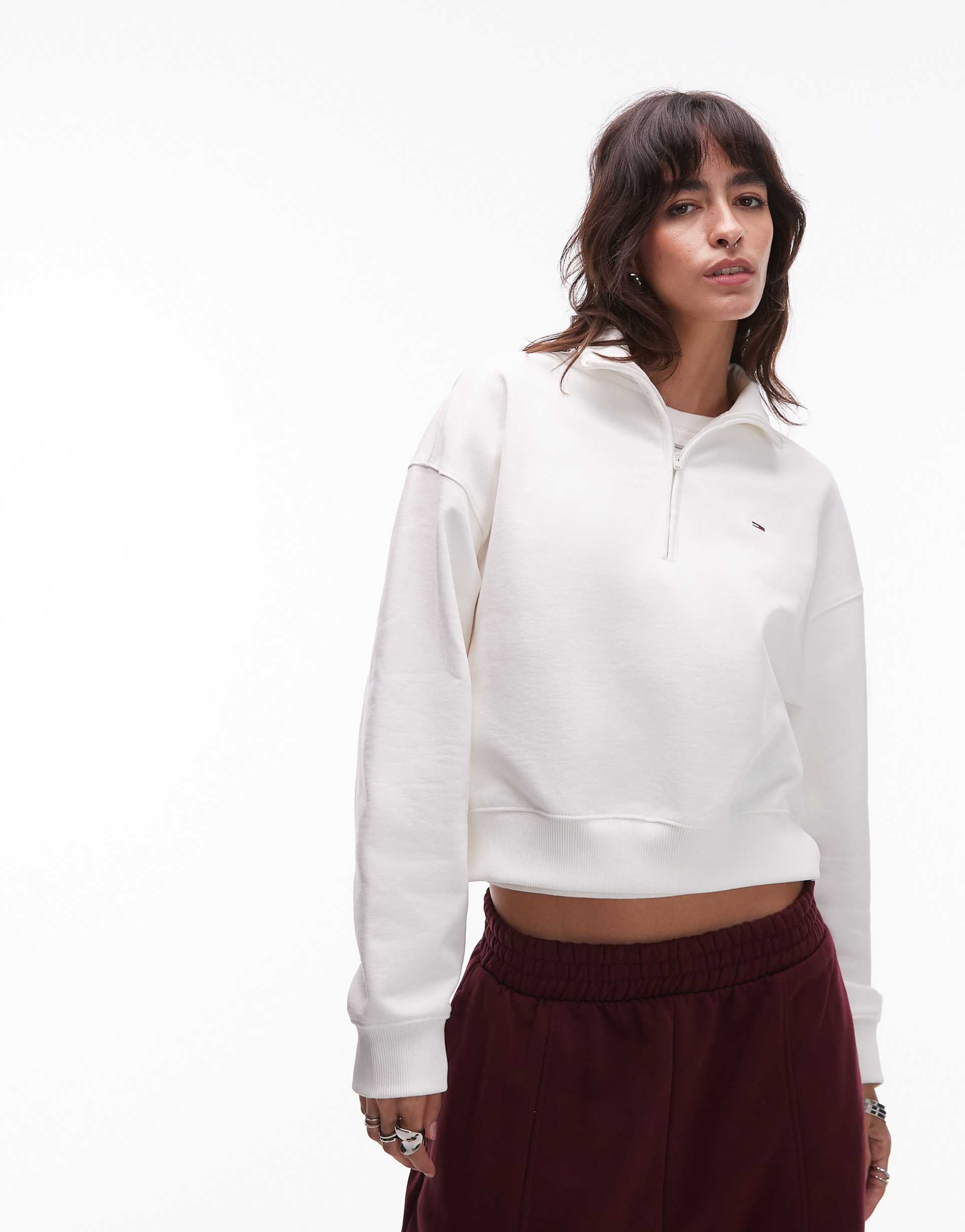 tommy jeans boxy 1/4 zip flag logo sweater in ecru