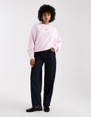 Tommy Jeans Boxy Badge Sweatshirt In Pink