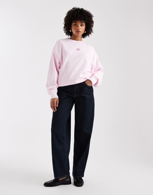 Tommy Jeans boxy badge sweatshirt in pink, 2 of 4