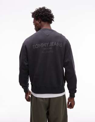 Tommy Jeans Boxy Relaxed Sweatshirt In Black