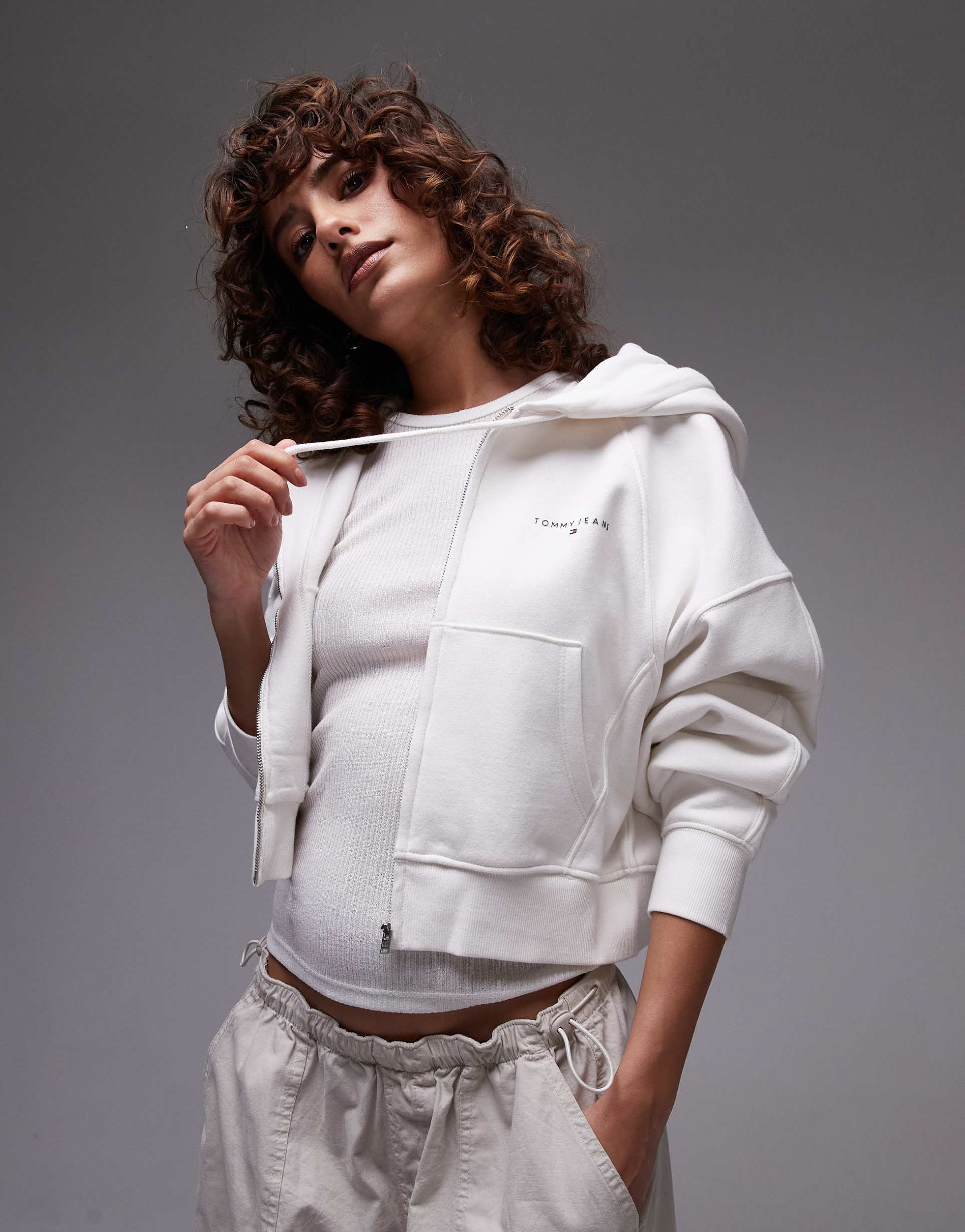 tommy jeans boxy zip through hoodie in white