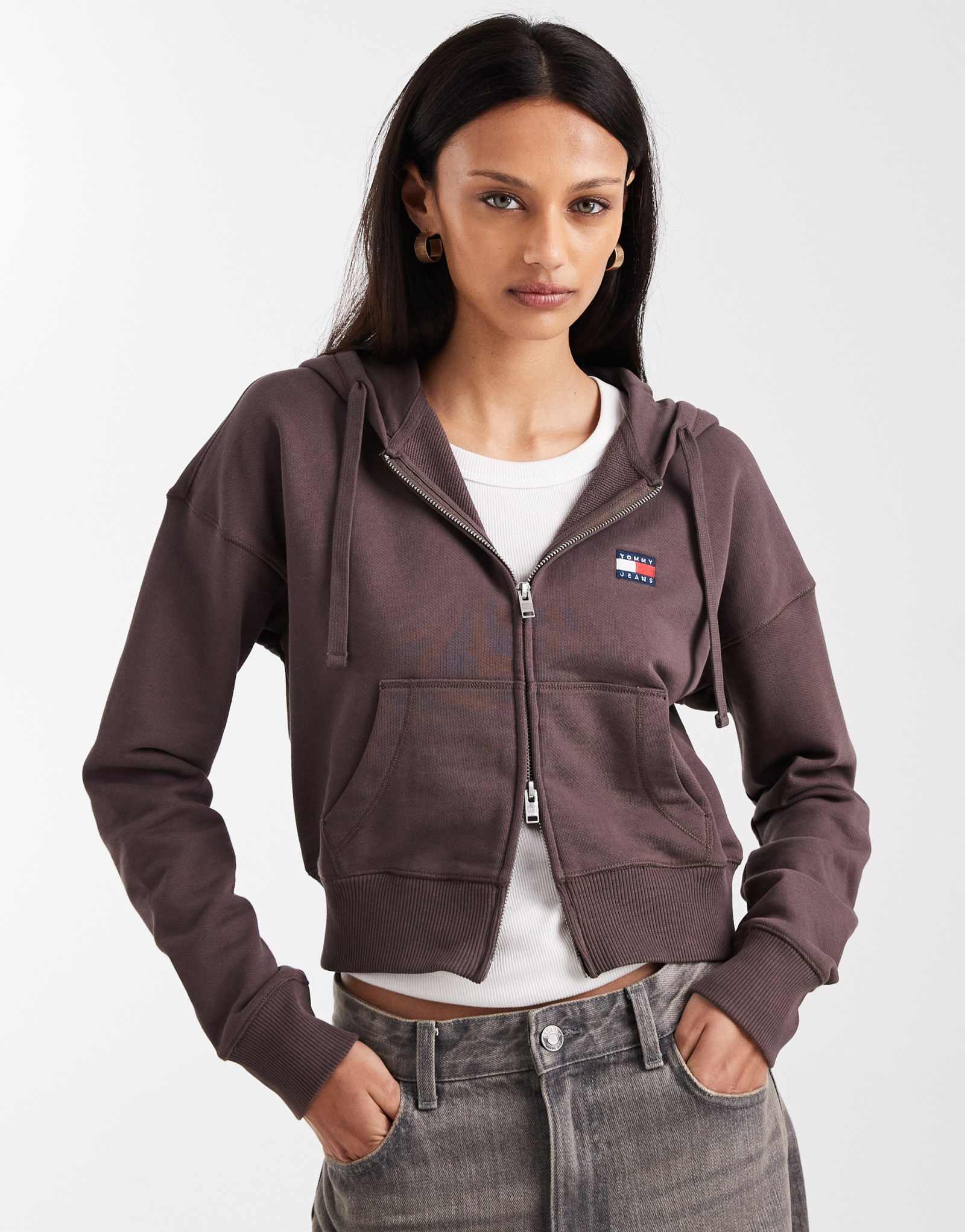 Облегающая толстовка на молнии Tommy Jeans коричневого цвета