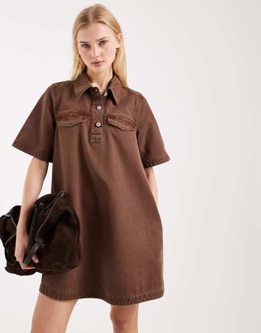 Tommy Jeans – Brązowa jeansowa trapezowa sukienka mini, 2 z 4