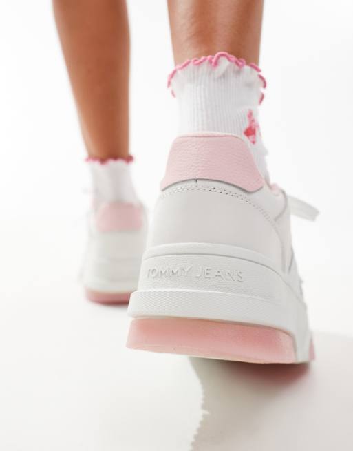 Tommy Jeans Brooklyn flatform trainers in white and pink, 3 of 5