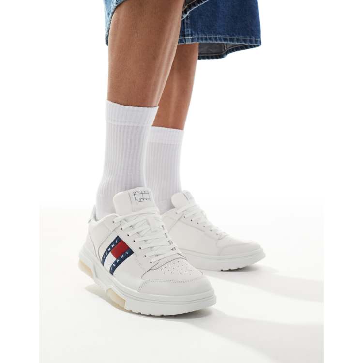 Tommy Jeans Brooklyn Sneaker in WeiB mit Flaggen Logo