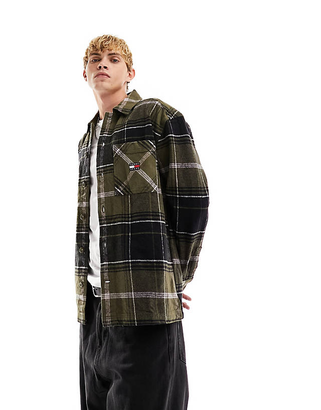 Tommy Jeans - brushed check logo overshirt in olive green