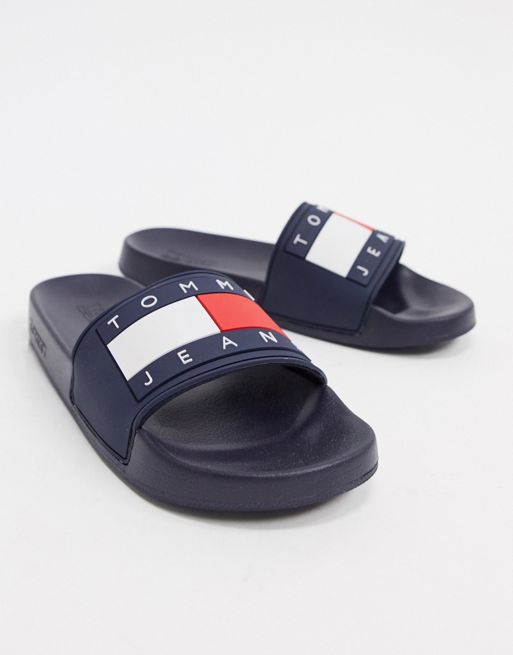 Tommy Jeans Bubble flag slider in navy | ASOS