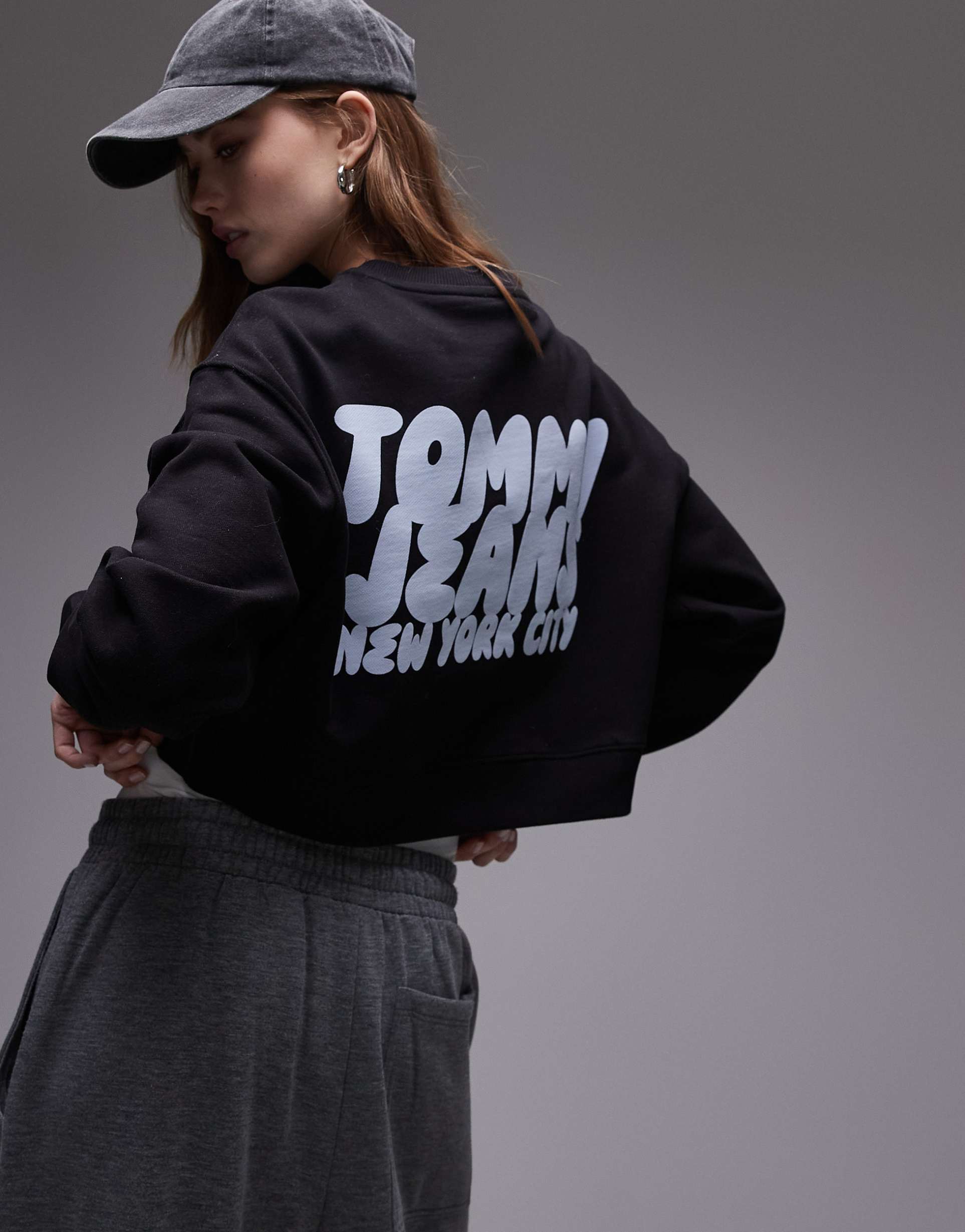 tommy jeans bubble logo backprint sweatshirt in black