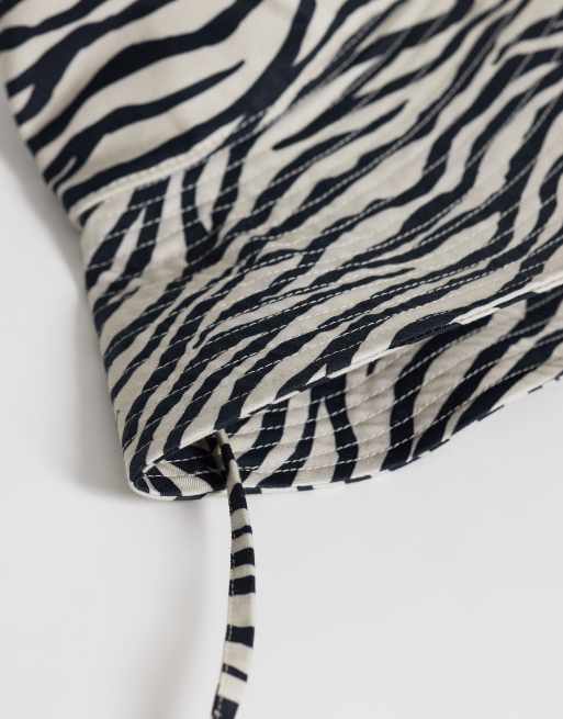 Tommy Jeans  bucket hat in zebra print, 3 of 3