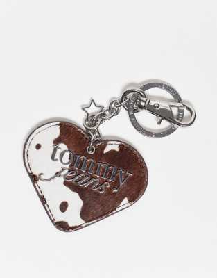 Tommy Jeans - Bunter, herzförmiger Taschenanhänger mit Kuhfellmuster