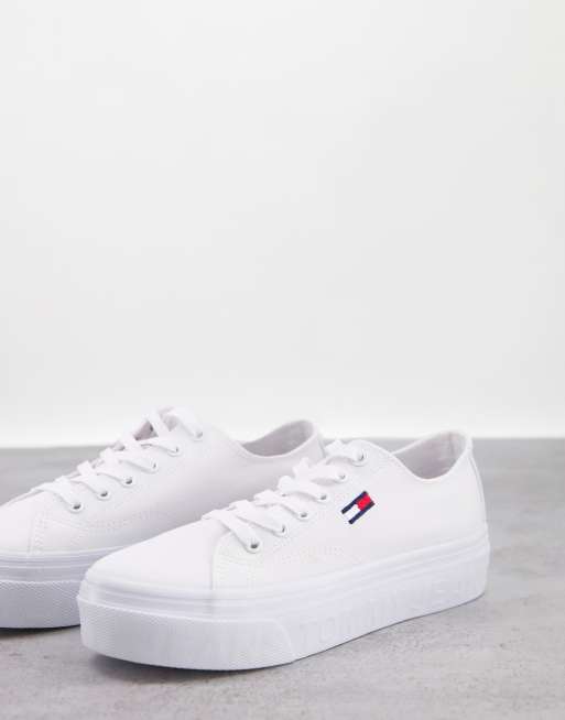 Tommy hilfiger deals white canvas sneakers