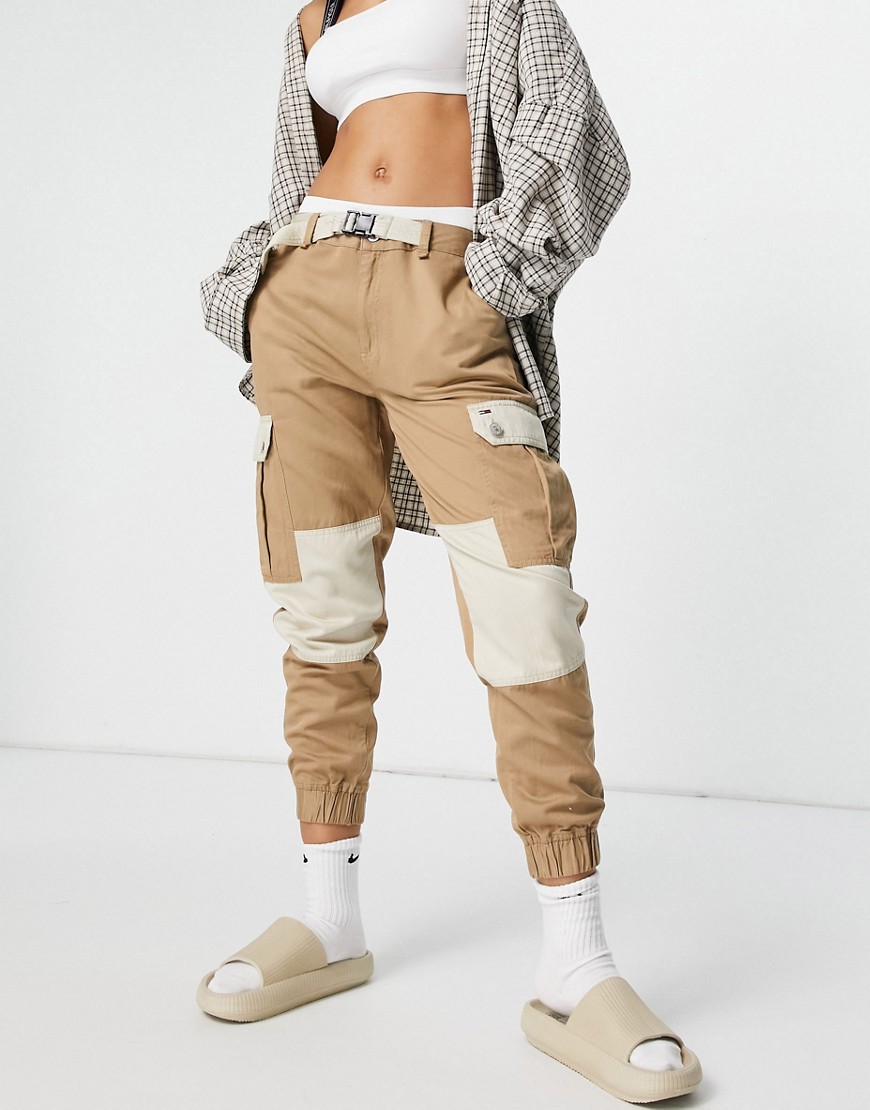 Tommy Jeans cargo pants-Neutral