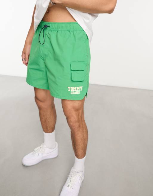Tommy Jeans cargo shorts in green - MGREEN